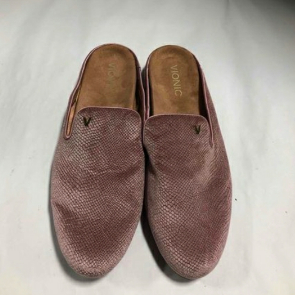 Vionic Snug Carnegie - Women's Slip-on Casual Flat